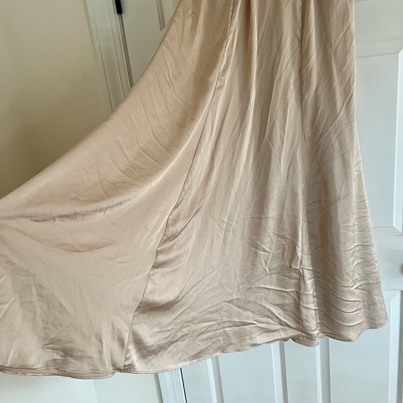XXL Show Me Your Mumu Godshaw Goddess Maxi Dress Champagne Luxe Satin - Picture 8 of 8